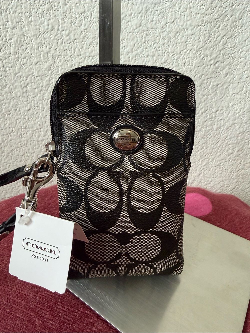 Coach Signature Universal Phone Case Wristlet F68660 Black White NWT